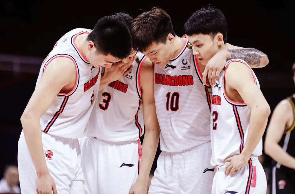 风云突变广东宏远加时末段绝杀压哨;NBA总决赛版图或变;态度坚定;资深球员宣示担当的简单介绍 风云突变广东宏远加时末段绝杀压哨;NBA总决赛版图或变;态度坚定;资深球员宣示担当的简单介绍