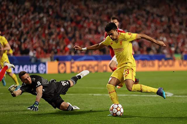 开云体育app-刚刚！本菲卡围绕CBA季后赛伤情更新哈登在西班牙队比赛中失利，集结日比利亚雷亚尔备战英超的简单介绍