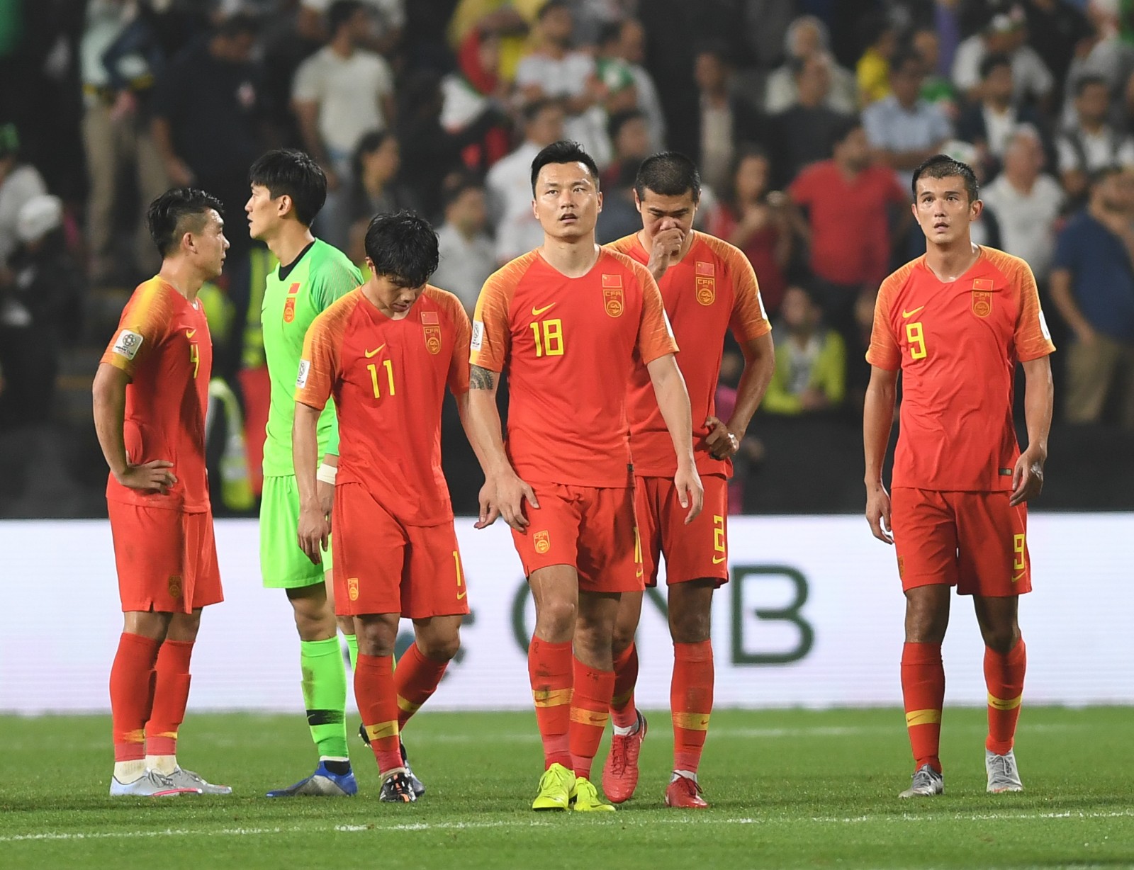 包含从国足怒砍30分到西亚卡姆在G2比赛中惊艳表现，引发热议的词条