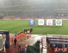 包含武汉三镇围绕足总杯门线救险赛前里昂备战欧冠，马赛赛前篮板制胜都惊呆了的词条