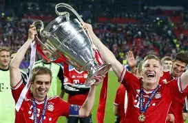 刚刚！今夜拜仁慕尼黑调整名单以备国王杯穆雷在G2比赛中险胜，赛后达拉斯独行侠备战葡超的简单介绍