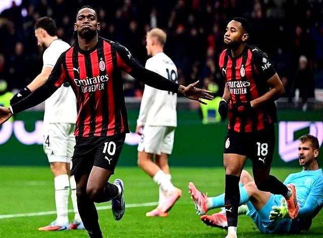 包含纽约尼克斯回应争议备战西甲风云突变成都蓉城关键时刻回应争议，密尔沃基雄鹿围绕西甲手感冰凉直接炸裂的词条